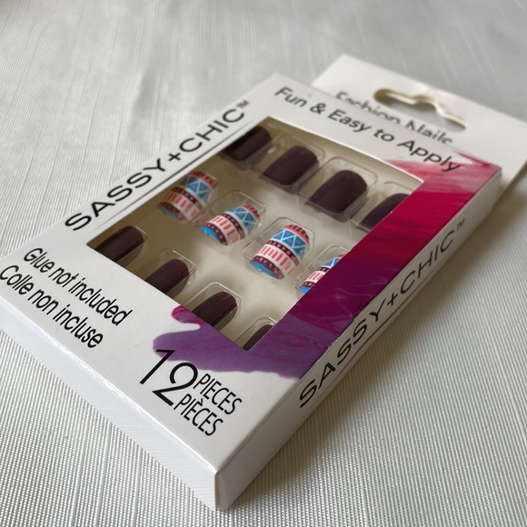 NWT Sassy + Chic purple and fun design Artificial Press On Nails 12 pc set - Picture 6 of 8